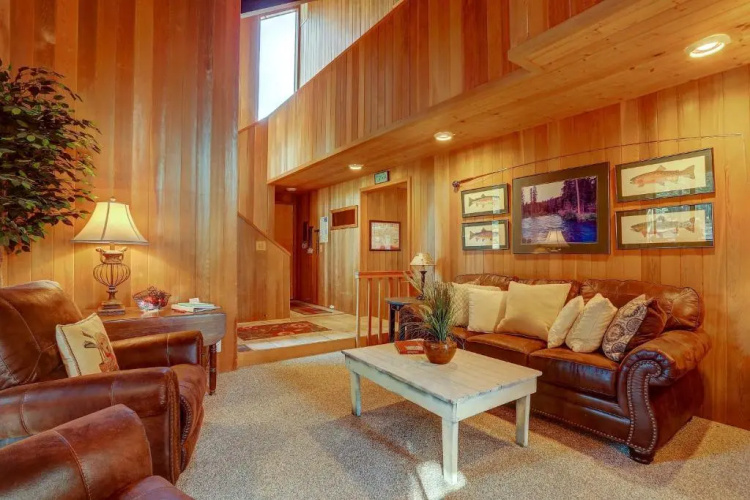 22 Rogue-AC-Hot Tub-4BR/3.5BA