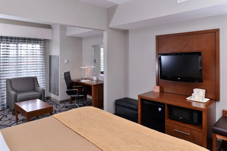 Comfort Inn & Suites Frisco - Plano