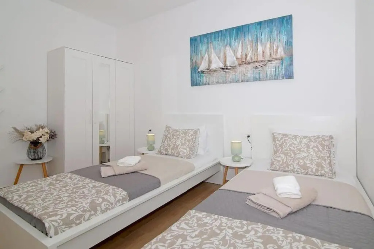 Studio Apartman Karlita