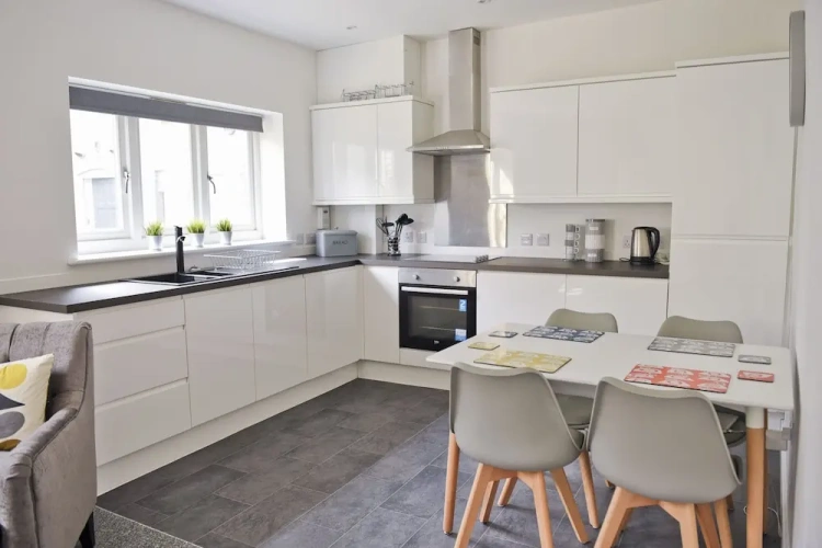 1 Bedroom Apartment