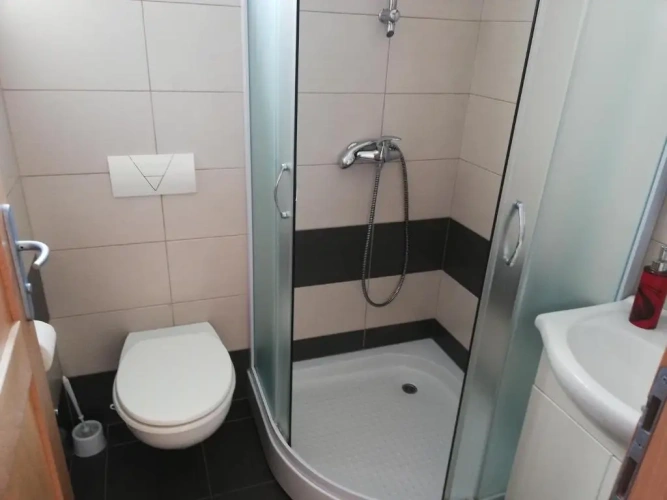 3 Bedrooms Apartment