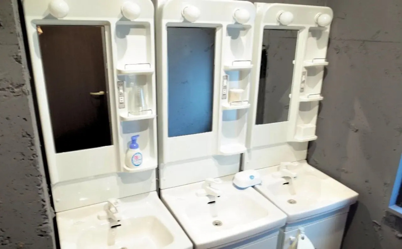 Yotsuya Bnbplus Capsule Hotel Mix dormitory