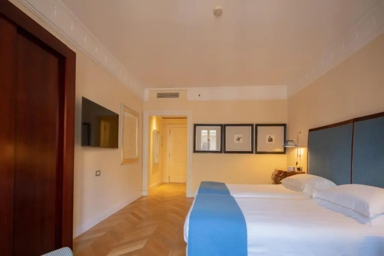 Superior Twin room
