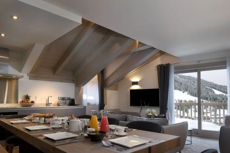 Le C Residence Apartment T4 Cabins A06