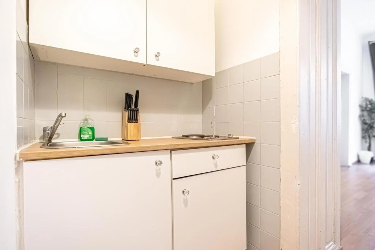 Comfortable 2BR Apt. Central and Well Connected