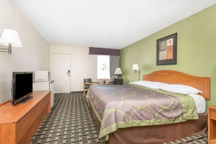 Super 8 Motel - Forsyth