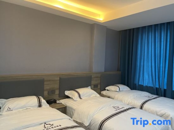 Premium Triple room