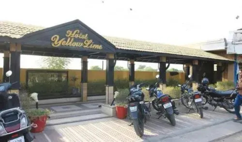 Hotel Yellow Lime