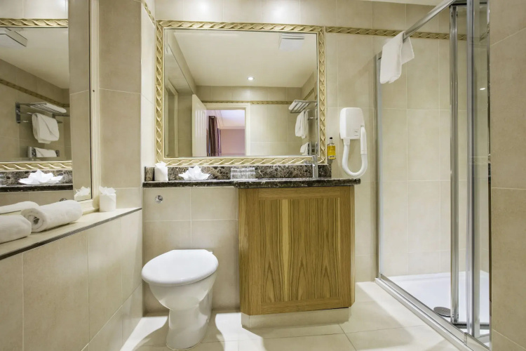 Harcourt Hotel