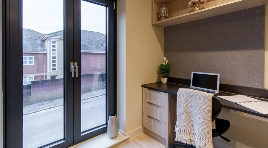 Modern Studios - READING