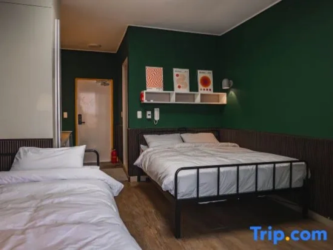 Standard Triple room
