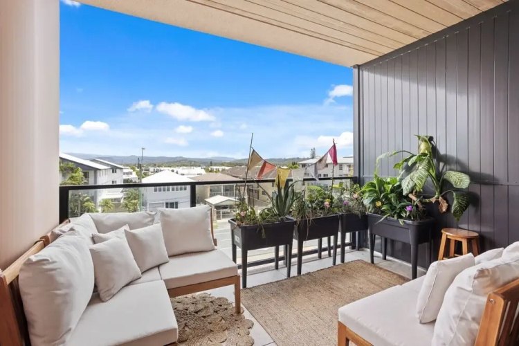 Luxury Hinterland View on Palm Beach