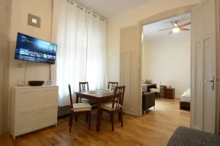 Lazar 7 Apartment