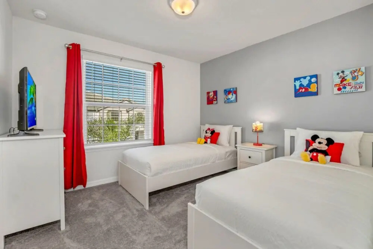 7439 Oakmoss Loop
