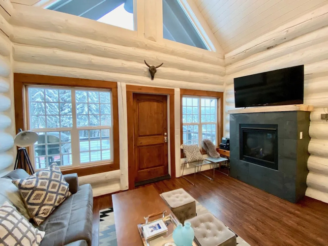 Black Bear #3 2 Bedroom Cabin