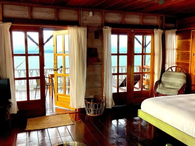 Deluxe room with sea view