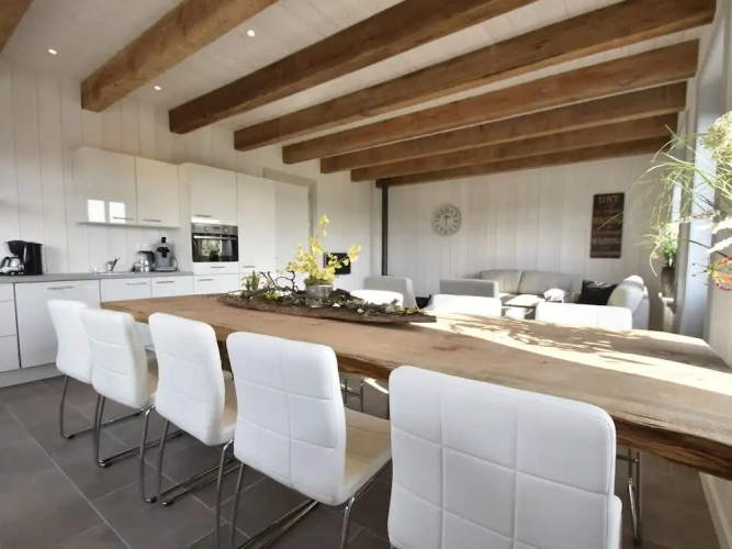 4 Bedrooms Classic Cottage