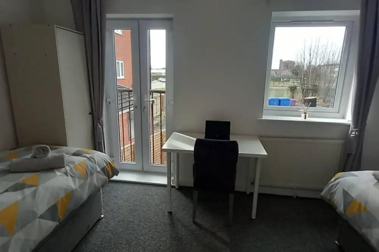 Entire House With 3 Bedrooms