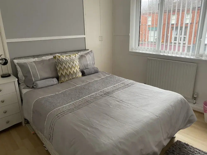 6-bed Apartment in Liverpool