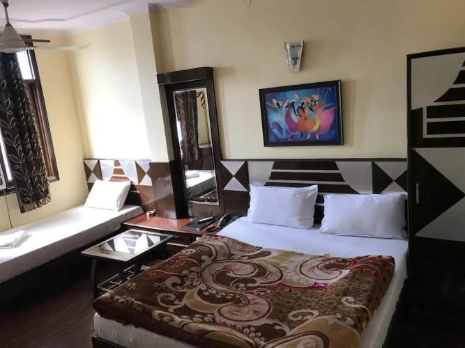 Standard Triple room