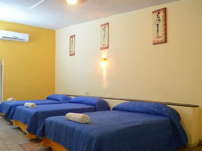 Standard Triple room