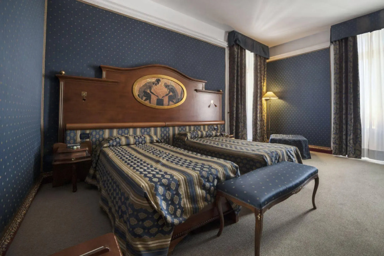 Royal Hotel