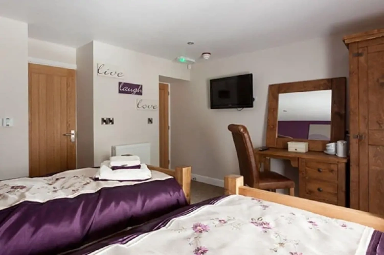 Standard Twin room