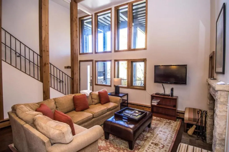 Fifth Avenue Unit 202