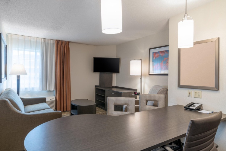 1 Bedroom Suite
