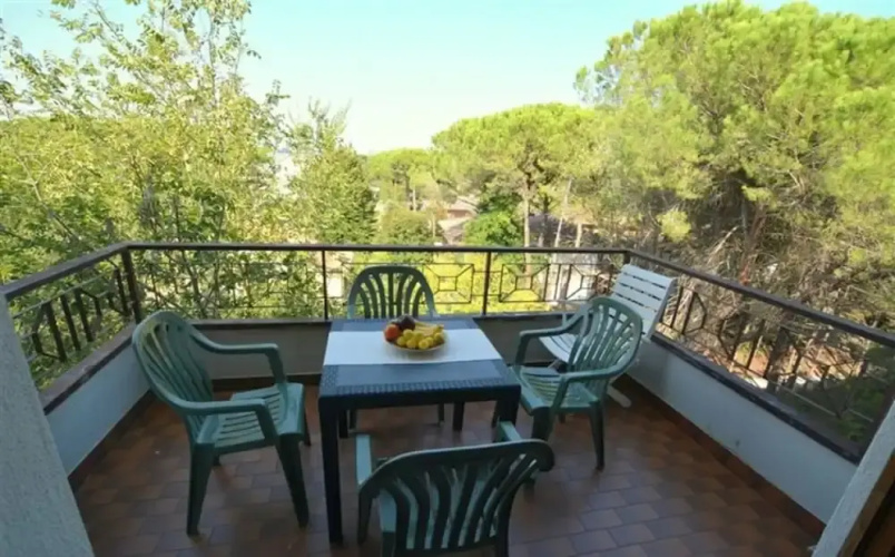 Comfortable Flat for 6 Guests in a Residence With Common Pool in Lignanoriviera