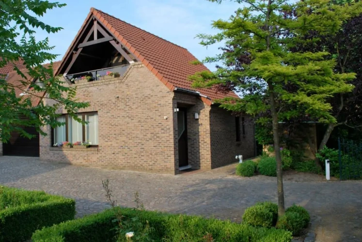 2 Bedrooms Cottage