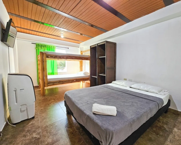 Standard Triple room