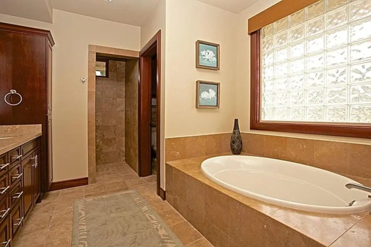 3 Bedrooms Villa