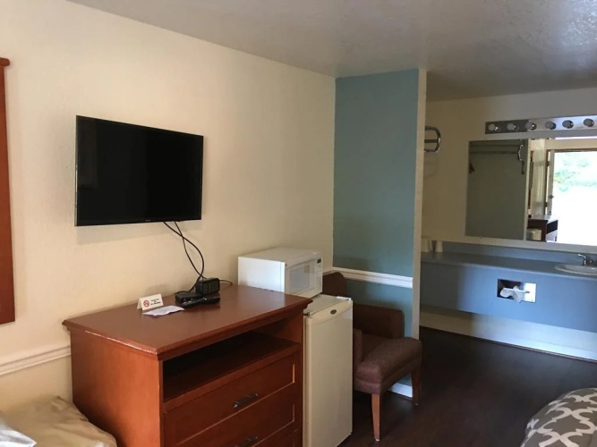 Belfair Motel