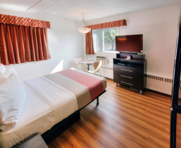 Motel 6 Lethbridge, AB