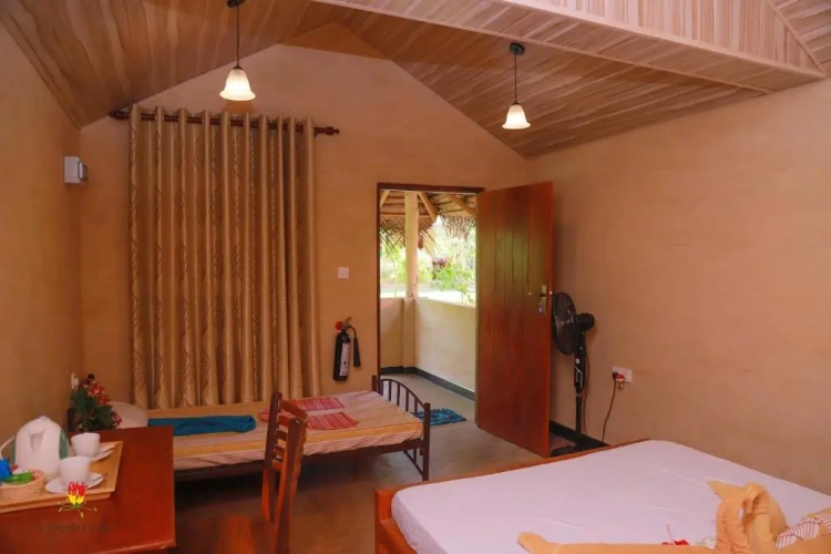 Standard Triple room
