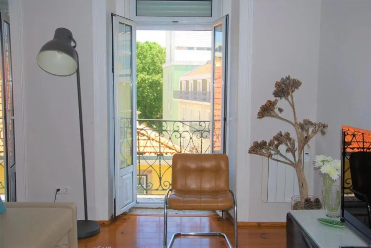Sunny, central and comfy Ap. in Av. da Liberdade