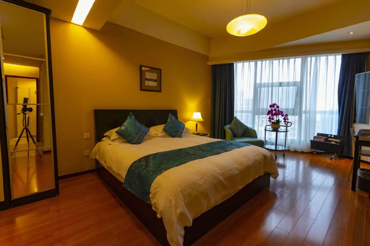 Eastern Golden Apartment