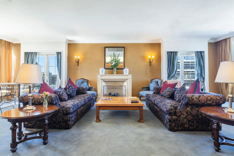 Claridge Hotel