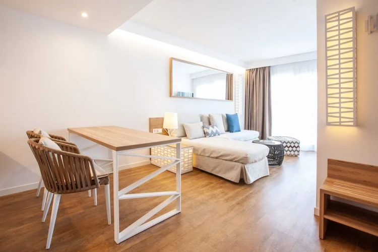1 Bedroom Apartment with balcony
