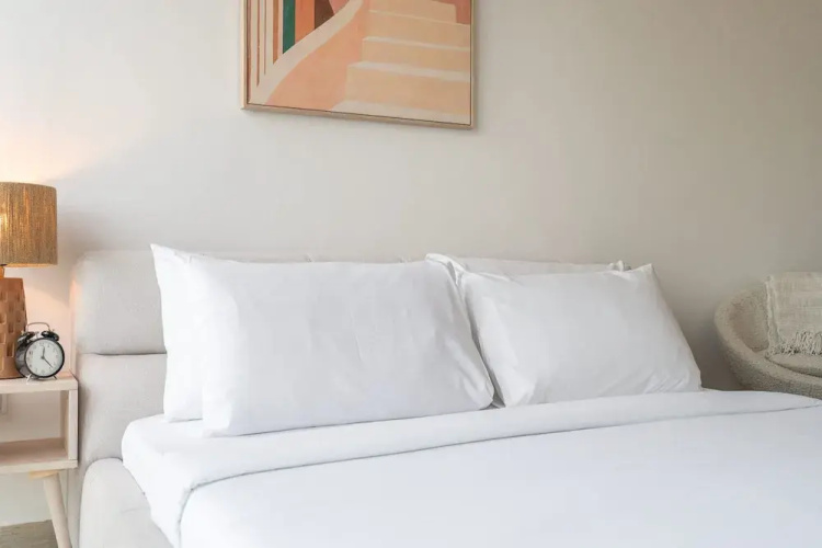 An Exceptional Studio in JVC That Sleeps 2