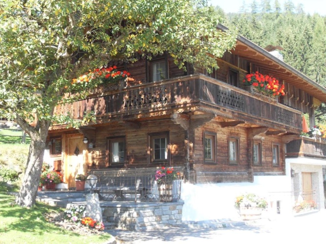 3 Bedrooms Chalet