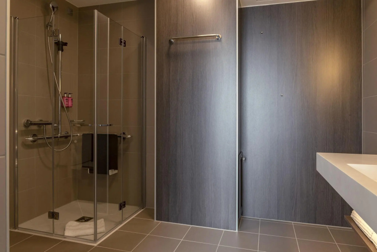 Moxy Edinburgh Airport photo 11