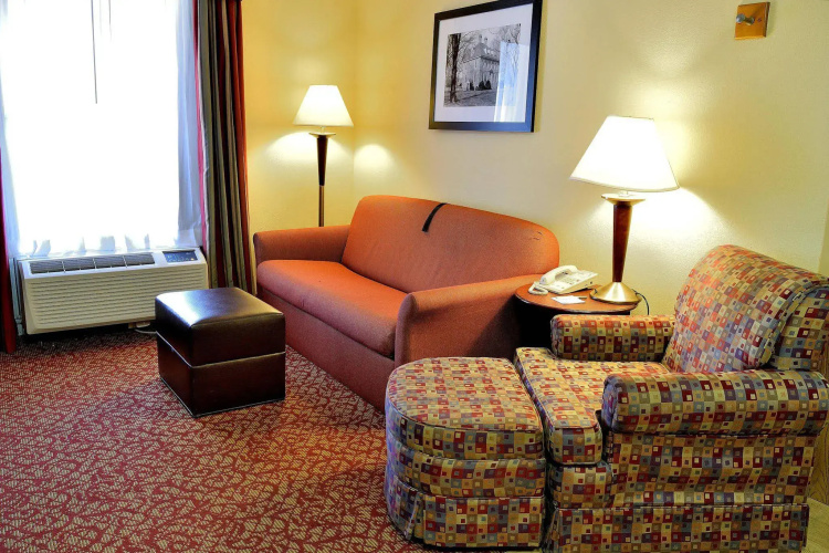 Hampton Inn & Suites Williamsburg-Richmond Rd.