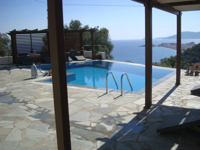 3 Bedrooms Villa with balcony