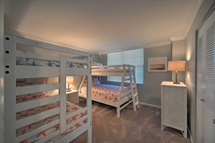 2 Bedrooms Apartment