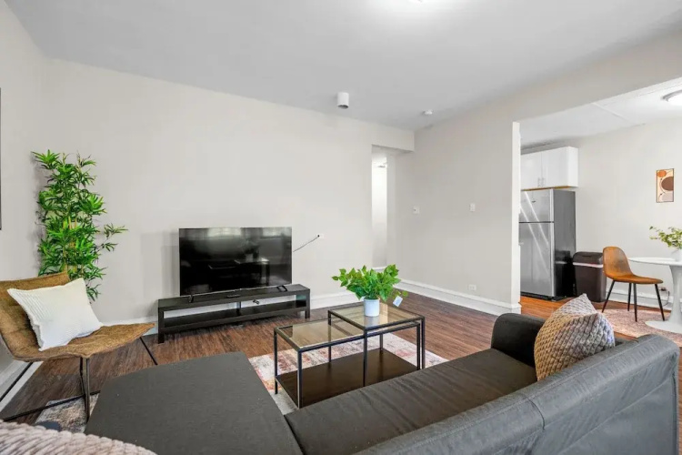 Modern 1BR - Kenwood 501