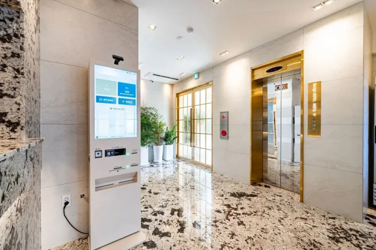 Insta Hotel - Main Branch
