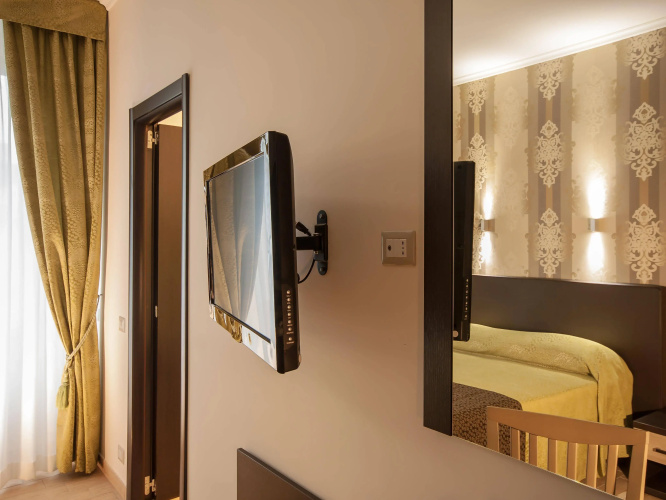 Rome King Suite