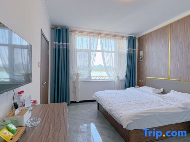 Standard Double room with lake view